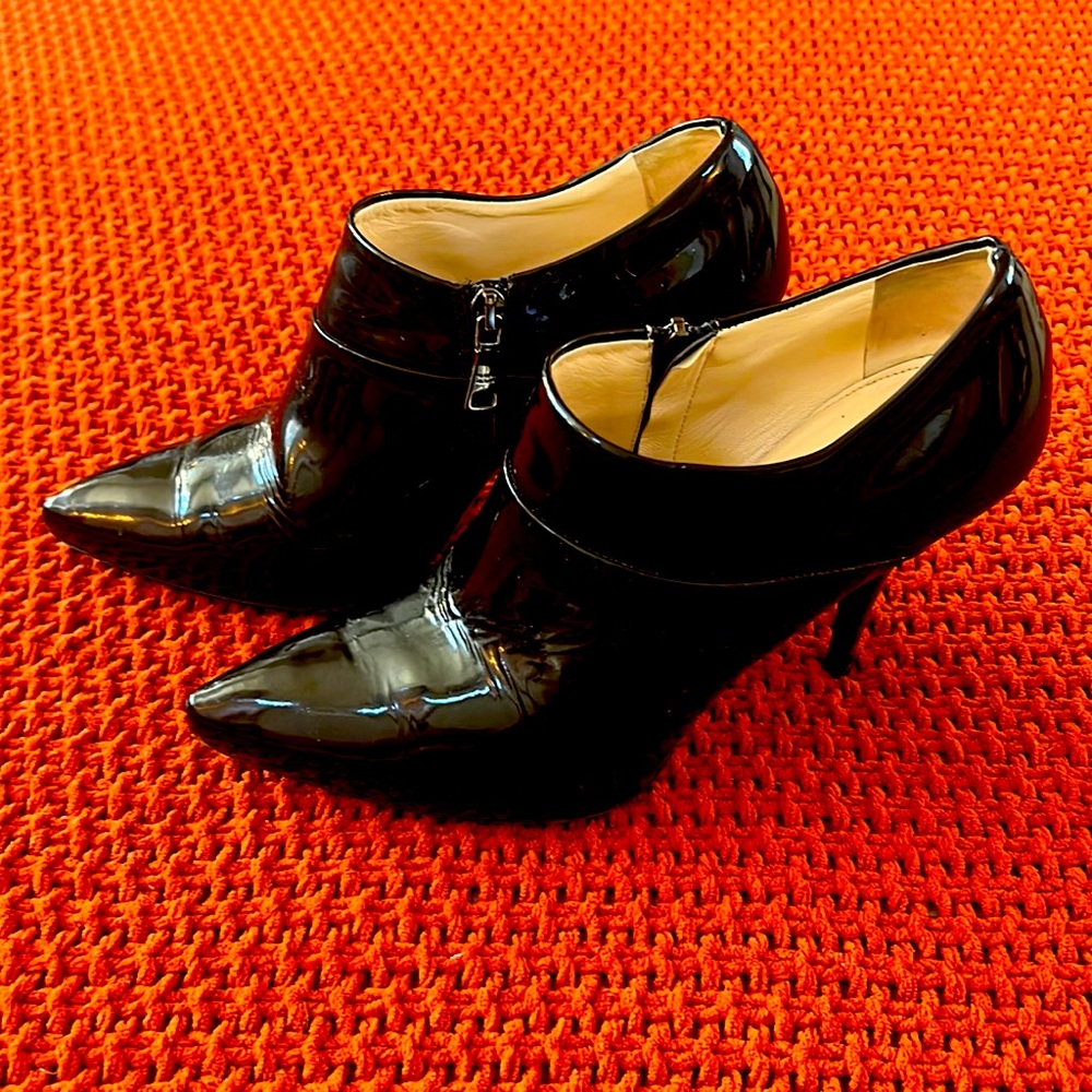 STUNNING PRADA Patent Leather Booties
